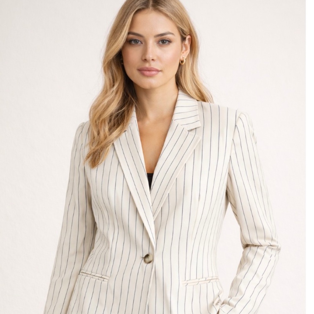 *NEW* Anne Klein White Pinstripe Blazer – NWT, Size M